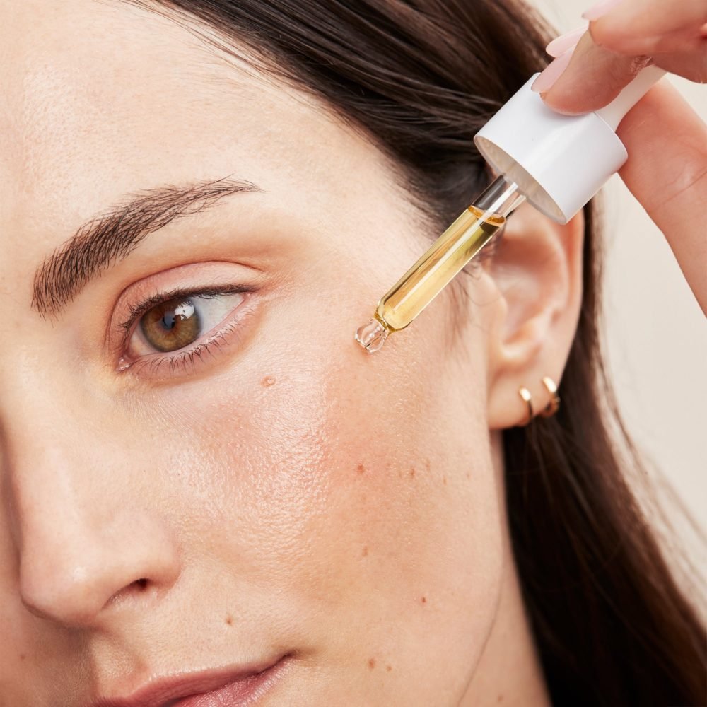 All-in-One Super Nutrient Face Oil - Image 3